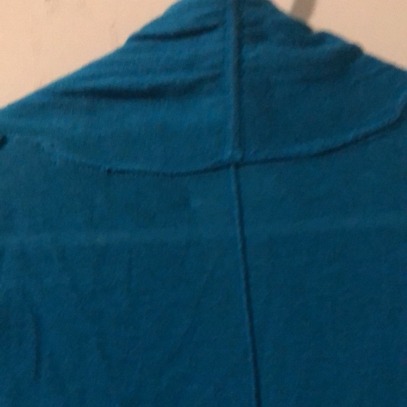 SALE!! DKNY SWEATER- 🔥🔥 5/25!!!🔥🔥 - Picture 6 of 8